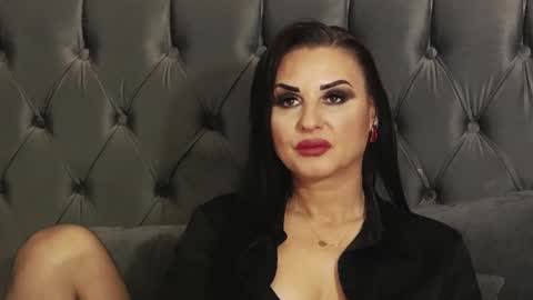 Erica online show from 12/18/24, 09:08