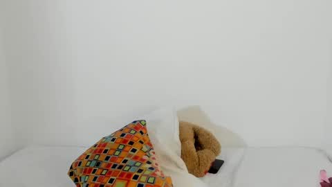 Snapshot of ericbana_ chatting on 02/14/25, 11:20 Dayanna online show from 02/14/25, 11:20