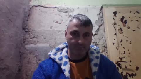 Snapshot of ericboy32 chatting on 01/11/26, 02:22 eric online show from 01/11/26, 02:22