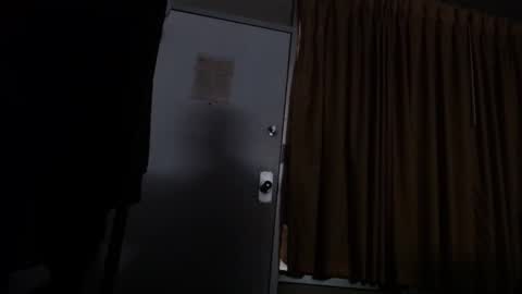 Snapshot of erick_martinezz chatting on 02/23/25, 07:22 erick online show from 02/23/25, 07:22