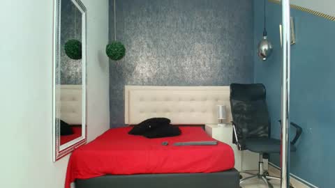   online show from 10/08/25, 03:48