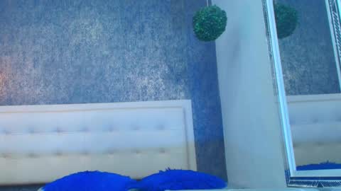   online show from 10/22/25, 04:02