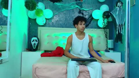   online show from 10/27/25, 03:54