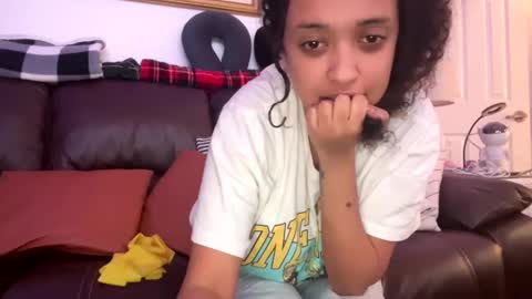 Snapshot of erik339102554 chatting on 12/24/24, 03:37 Lea Erik online show from 12/24/24, 03:37