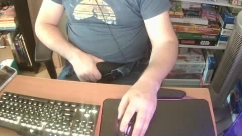 Snapshot of erik_dapper chatting on 04/08/26, 03:56 Erik Dapper online show from 04/08/26, 03:56