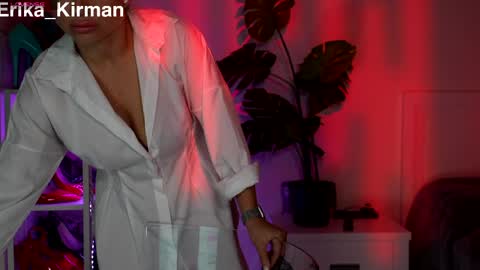 Snapshot of erika_kirman chatting on 05/10/26, 10:09 Erika online show from 05/10/26, 10:09