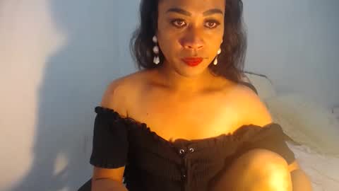 erika_madrigal online show from 01/21/25, 12:57