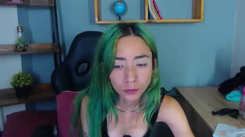 Snapshot of erika_stevens chatting on 09/21/25, 12:23 E R I K A - SAGITARIO..... online show from 09/21/25, 12:23