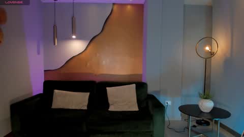 Snapshot of erikabenz chatting on 01/19/25, 12:06 Erika Benz online show from 01/19/25, 12:06