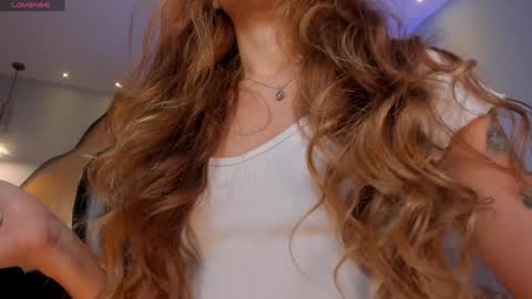 Snapshot of erikabenz chatting on 02/05/25, 12:27 Erika Benz online show from 02/05/25, 12:27