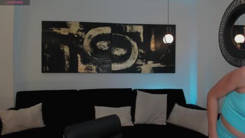 Snapshot of erikabenz chatting on 02/15/25, 11:14 Erika Benz online show from 02/15/25, 11:14