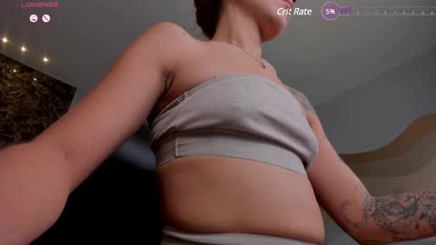 Snapshot of erikabenz chatting on 03/10/25, 06:34 Erika Benz online show from 03/10/25, 06:34