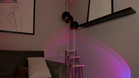 Snapshot of erikabenz chatting on 09/30/25, 12:32 Erika Benz online show from 09/30/25, 12:32