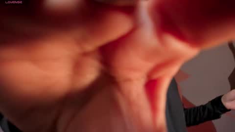 Snapshot of erikabenz chatting on 10/18/25, 01:23 Erika Benz online show from 10/18/25, 01:23