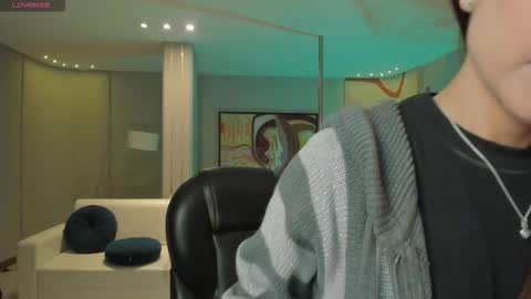 Snapshot of erikabenz chatting on 10/27/25, 12:20 Erika Benz online show from 10/27/25, 12:20