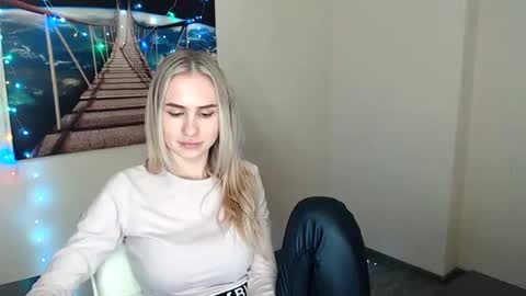 Erika online show from 01/06/25, 03:40