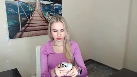 Erika online show from 01/22/25, 04:02