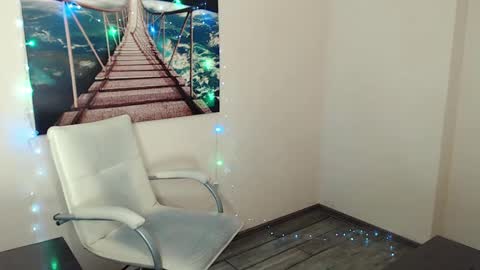 Erika online show from 01/28/25, 04:08