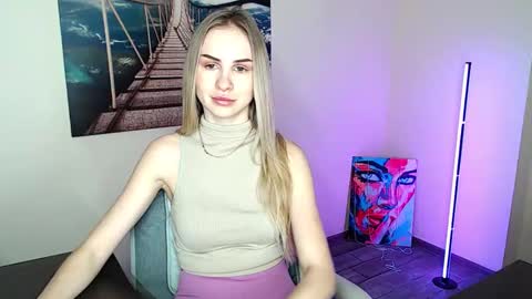 Erika online show from 02/19/26, 01:18