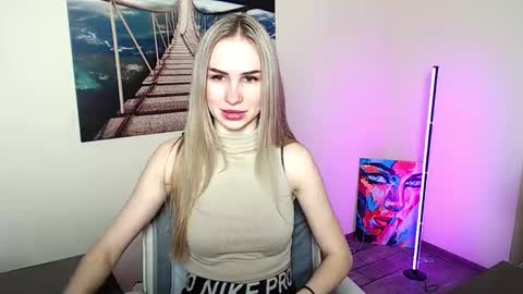 Erika online show from 04/23/26, 12:15