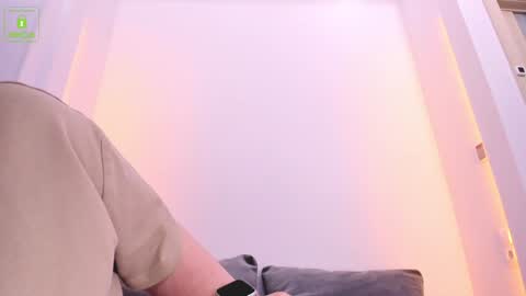 Snapshot of erikalustx chatting on 12/17/24, 04:12 Erika online show from 12/17/24, 04:12