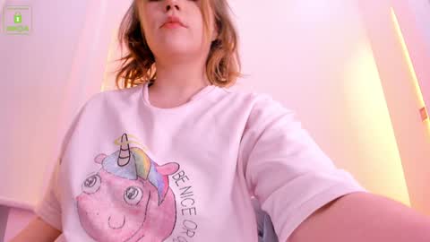 Snapshot of erikalustx chatting on 01/02/25, 04:09 Erika online show from 01/02/25, 04:09