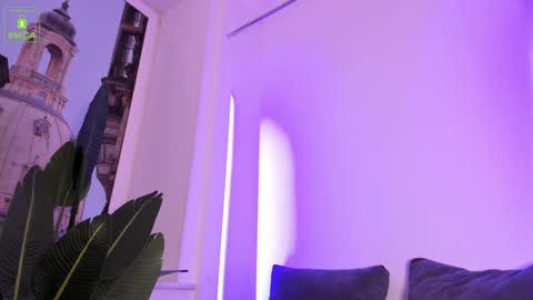 Snapshot of erikalustx chatting on 11/18/25, 04:17 Erika online show from 11/18/25, 04:17