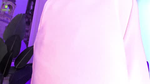 Snapshot of erikalustx chatting on 12/04/25, 04:11 Erika online show from 12/04/25, 04:11