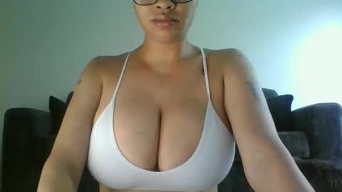 erin2025 online show from 04/09/26, 08:36