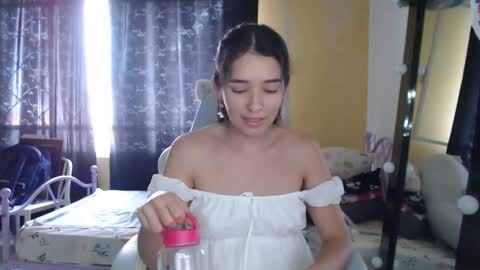 Snapshot of erina_1 chatting on 11/04/25, 04:28 erina_1 online show from 11/04/25, 04:28