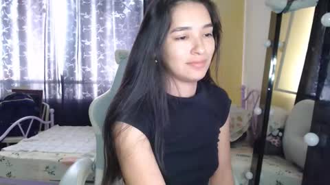 Snapshot of erina_1 chatting on 11/08/25, 04:18 erina_1 online show from 11/08/25, 04:18