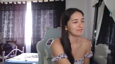 Snapshot of erina_1 chatting on 11/27/25, 04:31 erina_1 online show from 11/27/25, 04:31