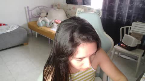 erina_1 online show from 04/21/26, 06:44