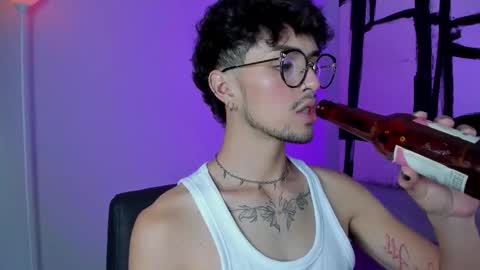 Snapshot of erisleon chatting on 10/29/25, 07:32 online show from 10/29/25, 07:32