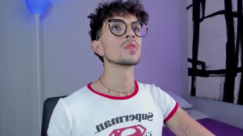 Snapshot of erisleon chatting on 10/30/25, 01:34 online show from 10/30/25, 01:34