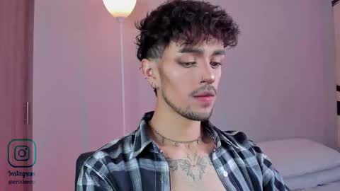 Snapshot of erisleon chatting on 10/31/25, 02:51 online show from 10/31/25, 02:51