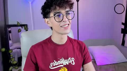   online show from 11/12/25, 01:00