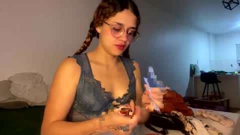 Snapshot of erixed chatting on 12/16/25, 11:43 Gabs online show from 12/16/25, 11:43