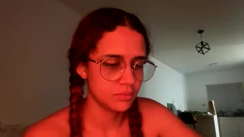 Snapshot of erixed chatting on 12/18/25, 02:06 Gabs online show from 12/18/25, 02:06