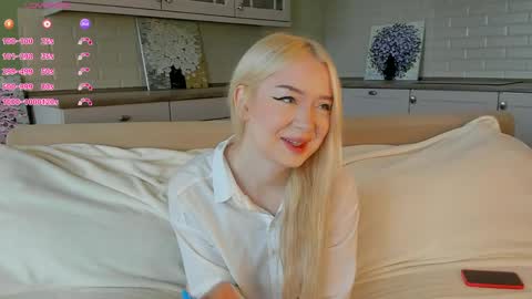 Snapshot of erlenbayer chatting on 05/30/26, 04:53 Chanel online show from 05/30/26, 04:53