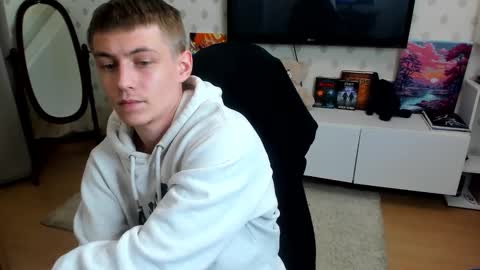 Max online show from 11/09/25, 02:54