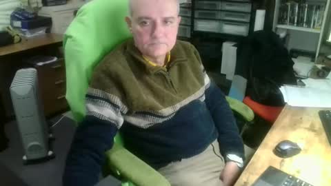 Snapshot of ernello chatting on 10/16/25, 12:39 ernello online show from 10/16/25, 12:39