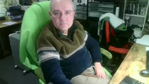 Snapshot of ernello chatting on 11/25/25, 02:06 ernello online show from 11/25/25, 02:06
