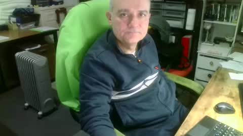 Snapshot of ernello chatting on 12/05/25, 05:49 ernello online show from 12/05/25, 05:49
