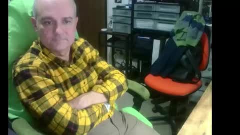 Snapshot of ernello chatting on 01/05/26, 06:44 ernello online show from 01/05/26, 06:44