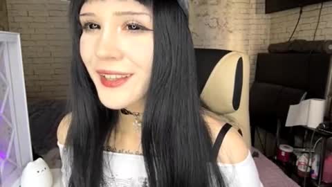 Snapshot of ernestinezalesky chatting on 02/12/26, 09:04 Nina online show from 02/12/26, 09:04