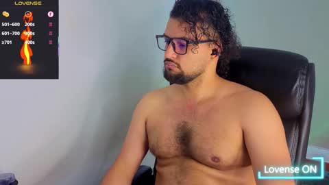 Snapshot of ernesto_rodriguez_82 chatting on 10/27/25, 03:49 ernesto rodriguez 82 online show from 10/27/25, 03:49