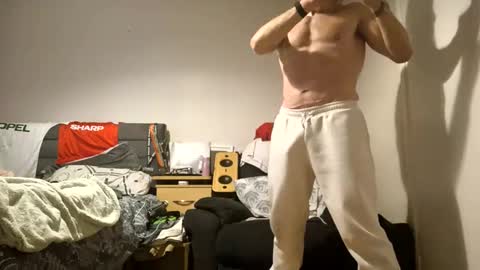 Snapshot of erniemac chatting on 12/14/25, 08:02 Ernie online show from 12/14/25, 08:02