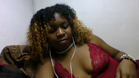 erolinee online show from 09/18/25, 07:27