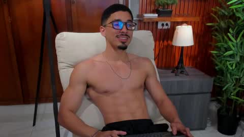 eros_becker_ online show from 04/19/26, 02:00